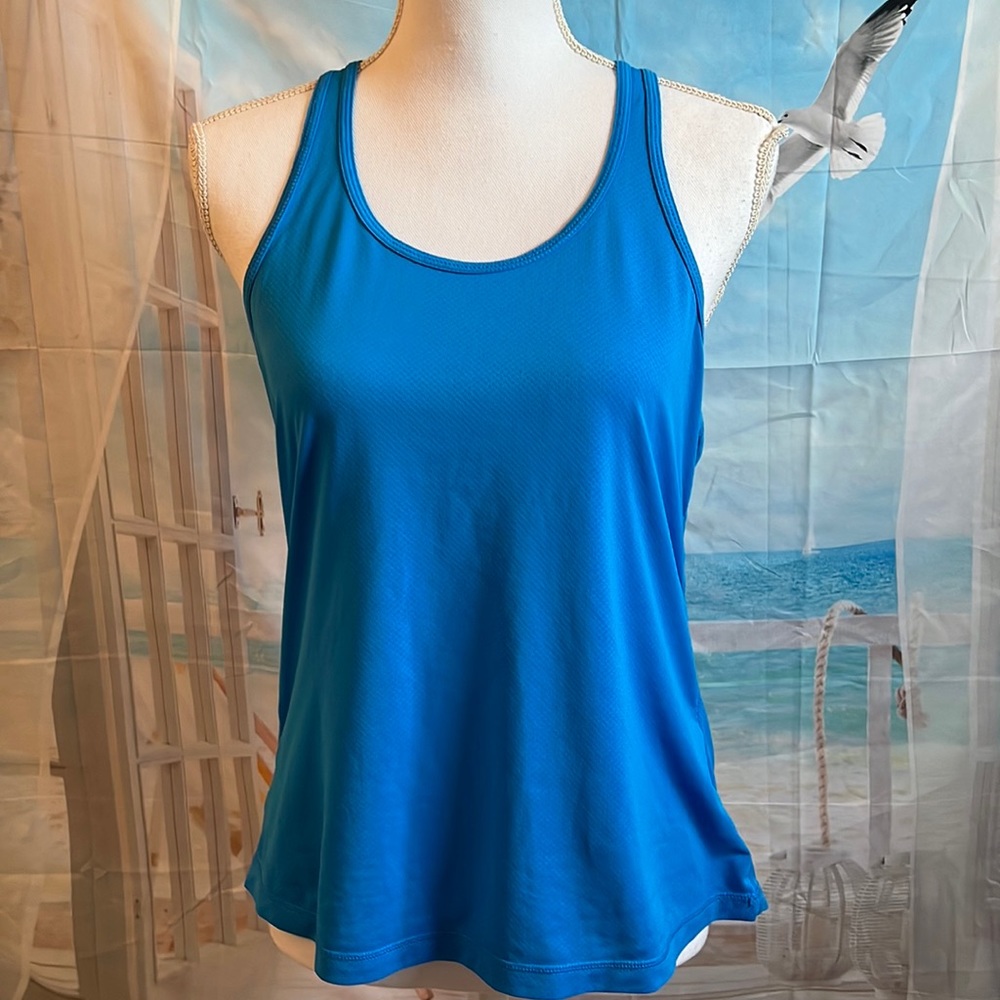 ZELLA Tank